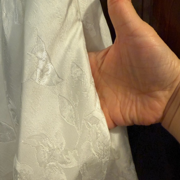 V. Chapman Lucia
Strapless Pearl- Embellished A-line Midi Dress - Picture 4 of 15